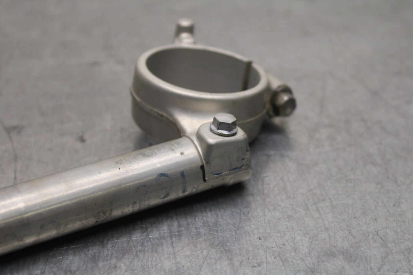 06-07 SUZUKI GSXR750 RIGHT CLIP ON HANDLEBAR BB110