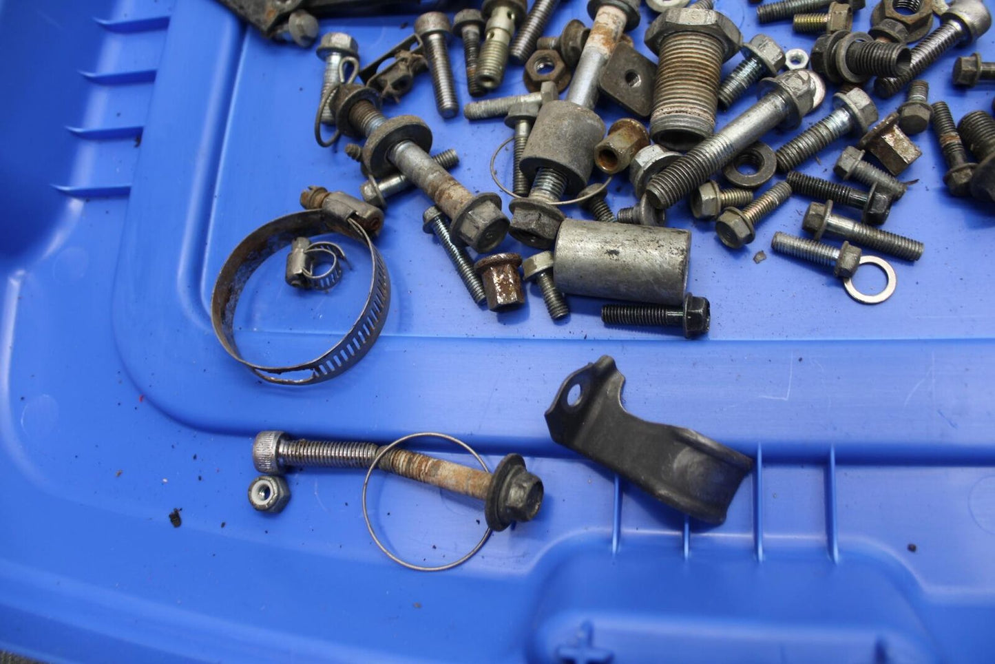 1992 Honda CBR600F2 LEFTOVER MOUNTING BOLTS HARDWARE MOTOR SCREWS BB40