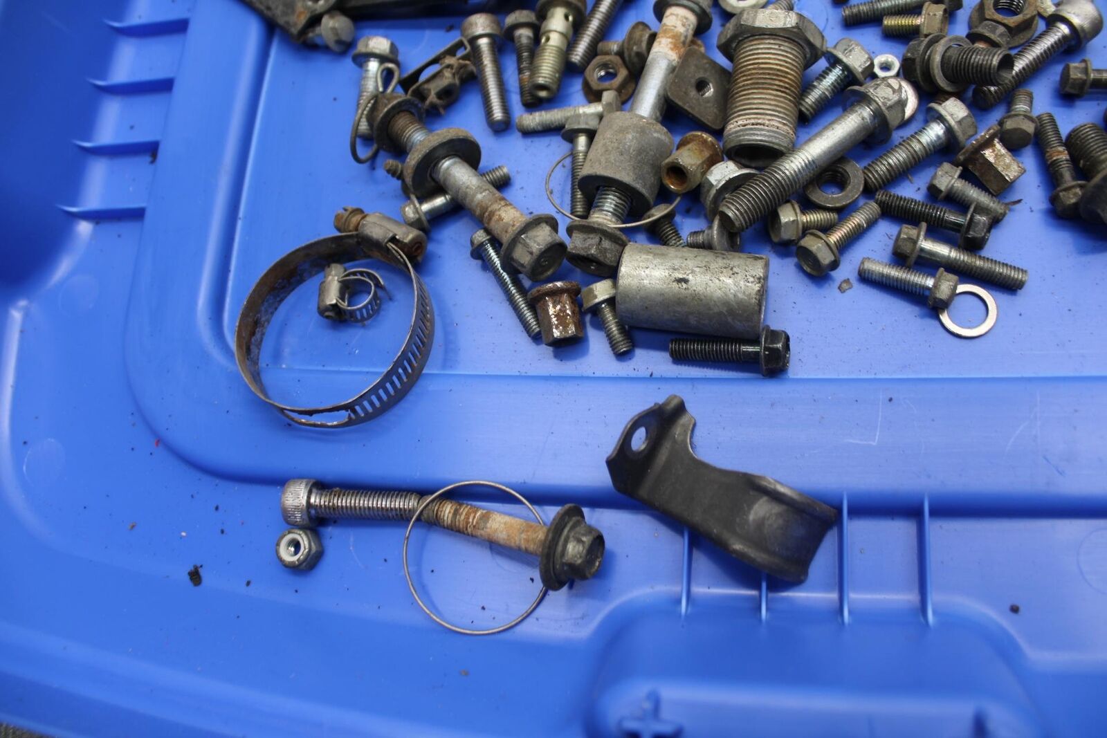 1992 Honda CBR600F2 LEFTOVER MOUNTING BOLTS HARDWARE MOTOR SCREWS BB40