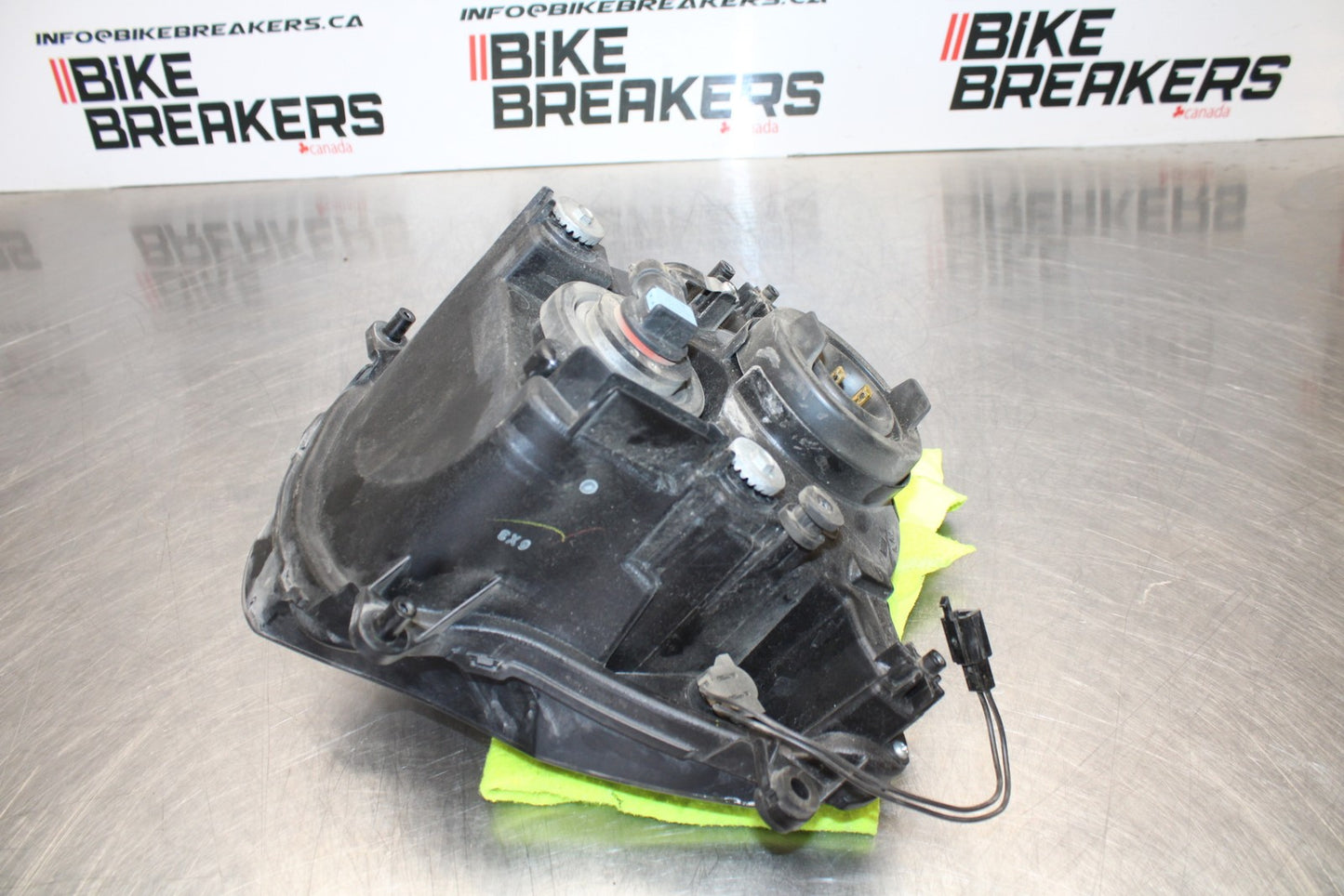 06-07 SUZUKI GSXR 600 FRONT HEADLIGHT HEAD LIGHT LAMP BB170