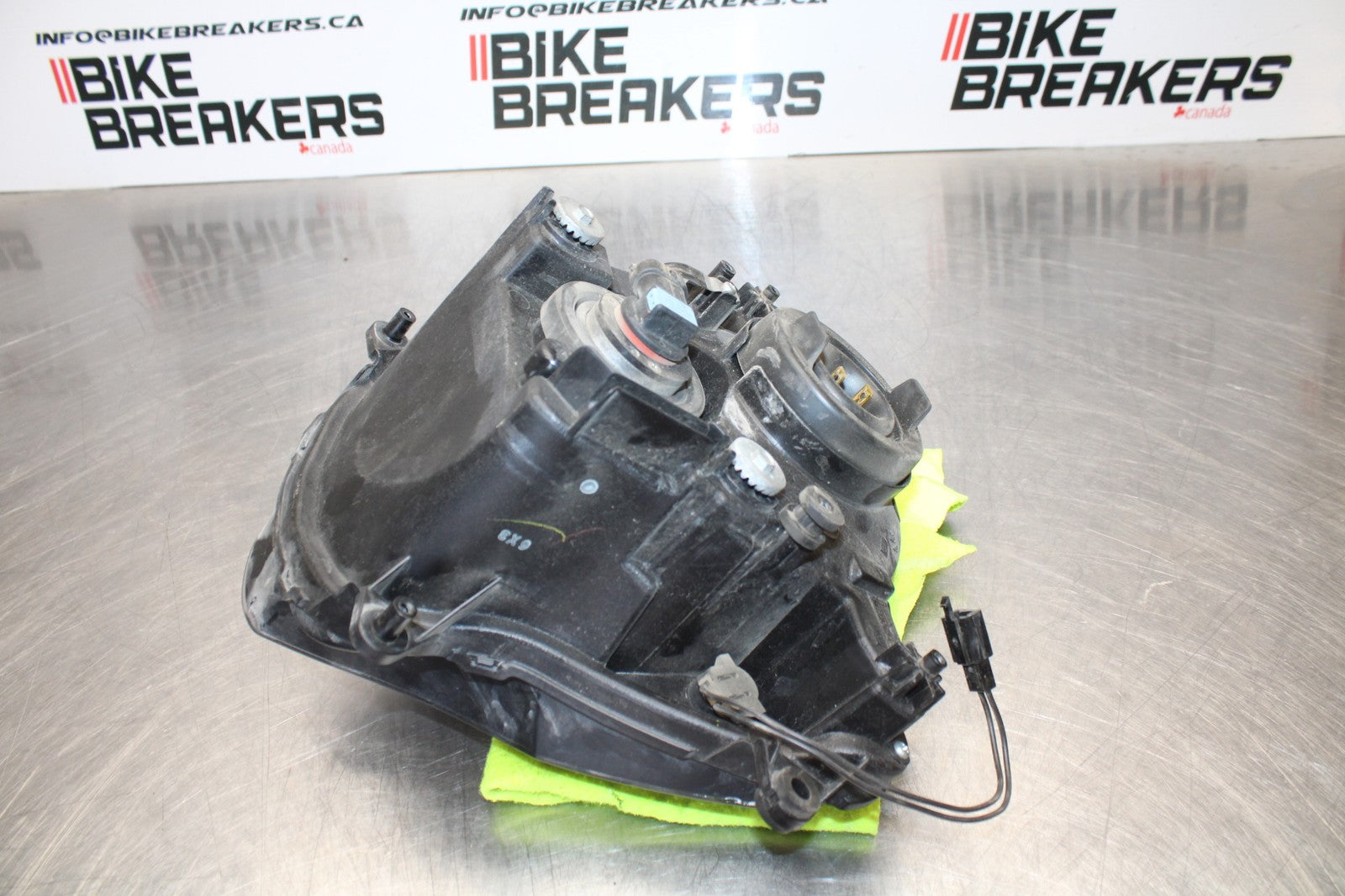 06-07 SUZUKI GSXR 600 FRONT HEADLIGHT HEAD LIGHT LAMP BB170