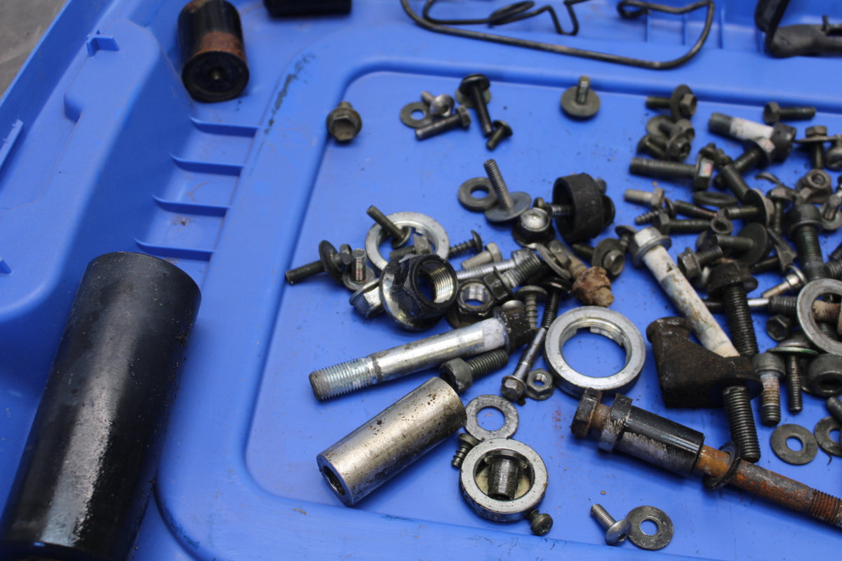 00 SUZUKI SV650 MOUNTING BOLTS HARDWARE MOTOR SCREWS BB156