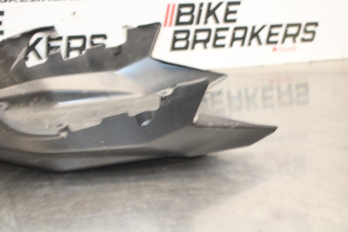 18 YAMAHA YZF R1  REAR BACK TAIL UNDERTAIL FAIRING COWL FENDER BB838