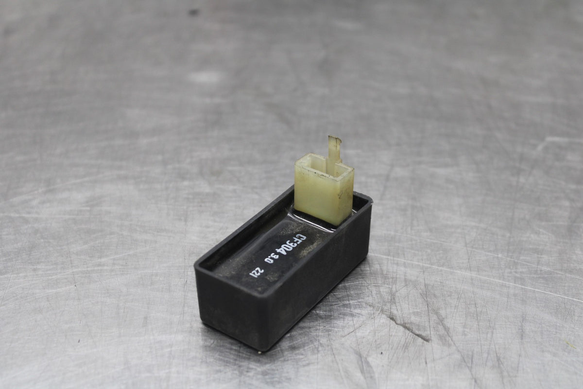 84 HONDA INTERCEPTOR 1000 VF1000F TURN SIGNAL BLINKER RELAY FLASHER SWITCH BB878