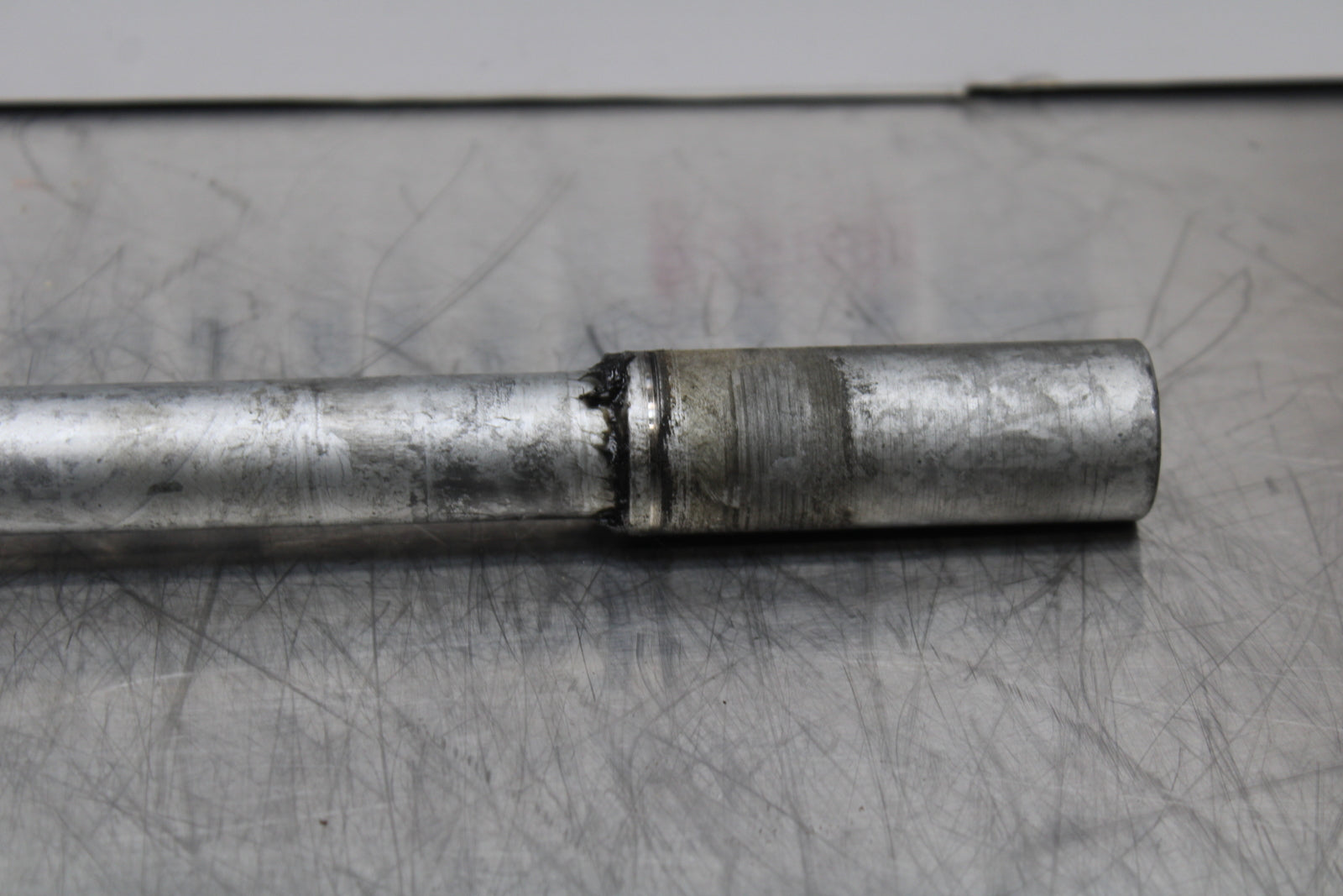 08 MOTO GUZZI BREVA 750 FRONT WHEEL RIM AXLE PIVOT BOLT BB154