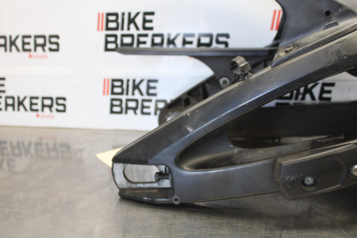 03-04 YAMAHA YZF R6 REAR SWINGARM BACK SUSPENSION SWING ARM BB890