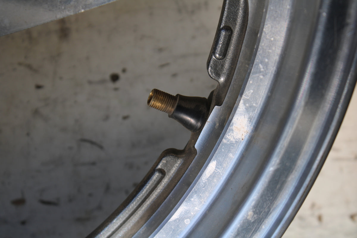 97-04 SUZUKI MARAUDER 800 FRONT WHEEL FRONT RIM BB312