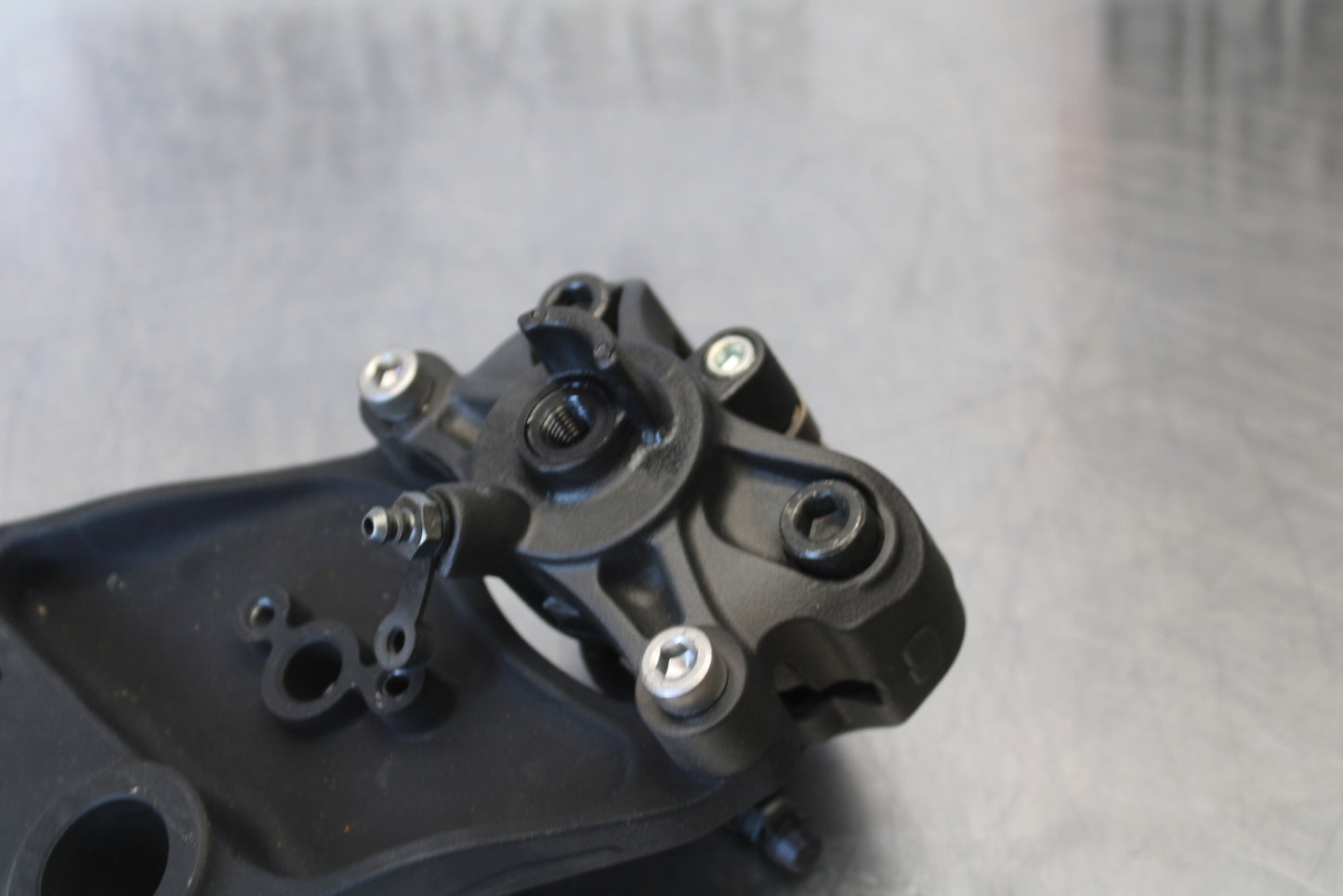 23-24 KAWASAKI NINJA ZX14R REAR BACK BRAKE CALIPER W MOUNT BRACKET BB169