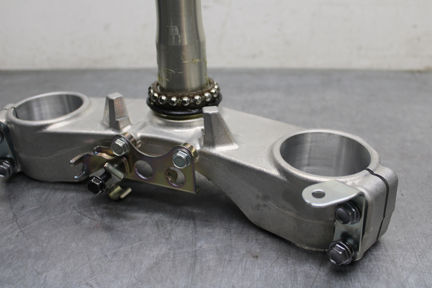 12-25 KAWASAKI NINJA ZX14R NEW!! FRONT FORKS CLAMP LOWER TRIPLE TREE STEM BB757