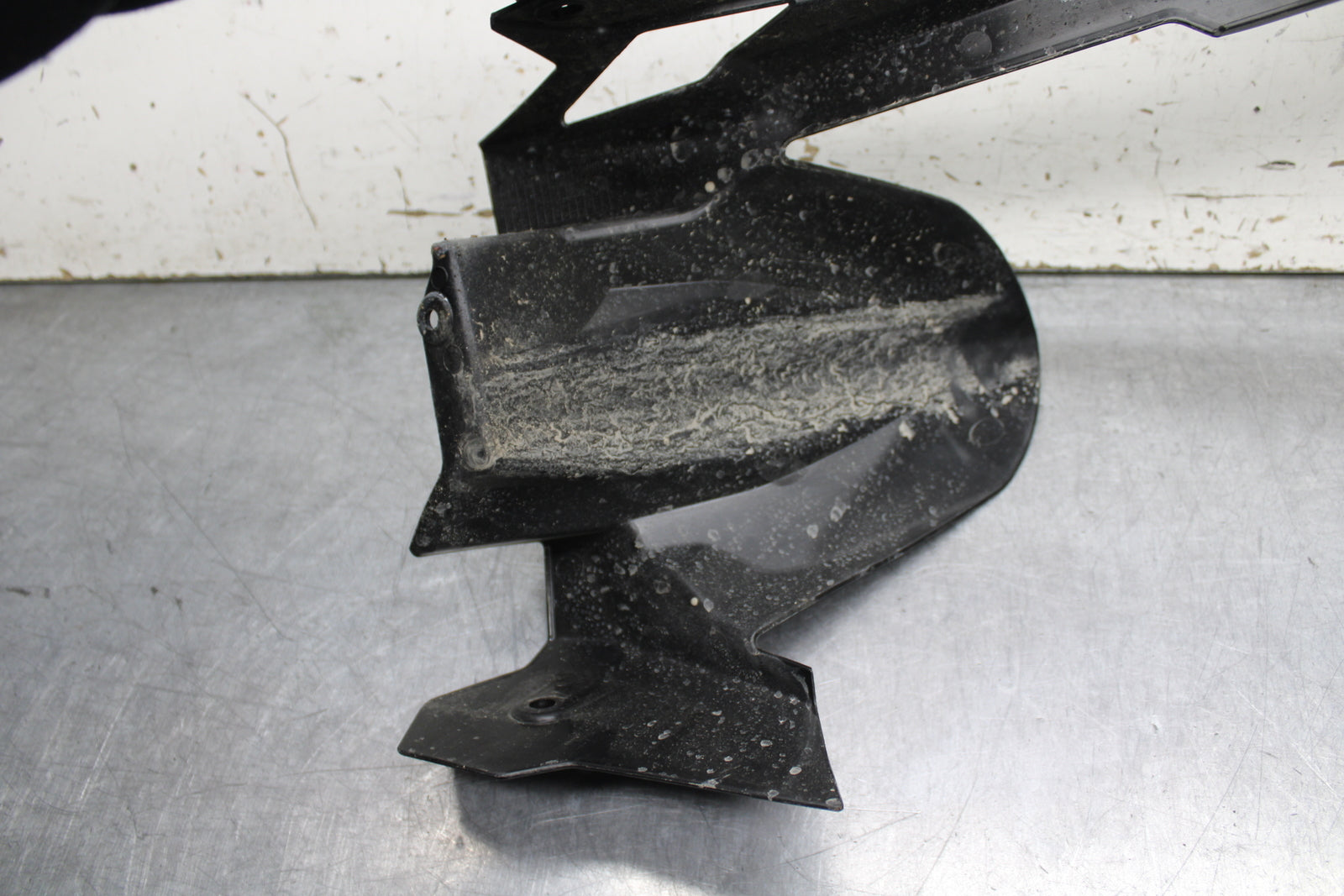 24 KAWASAKI NINJA 500 ABS REAR BACK WHEEL TIRE HUGGER FENDER BB730