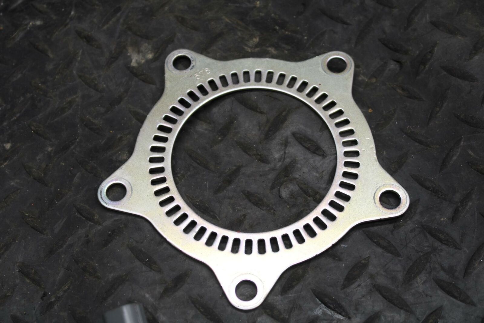 17 KAWASAKI NINJA 300 FRONT WHEEL ABS BRAKE RING DISC SENSOR BB215