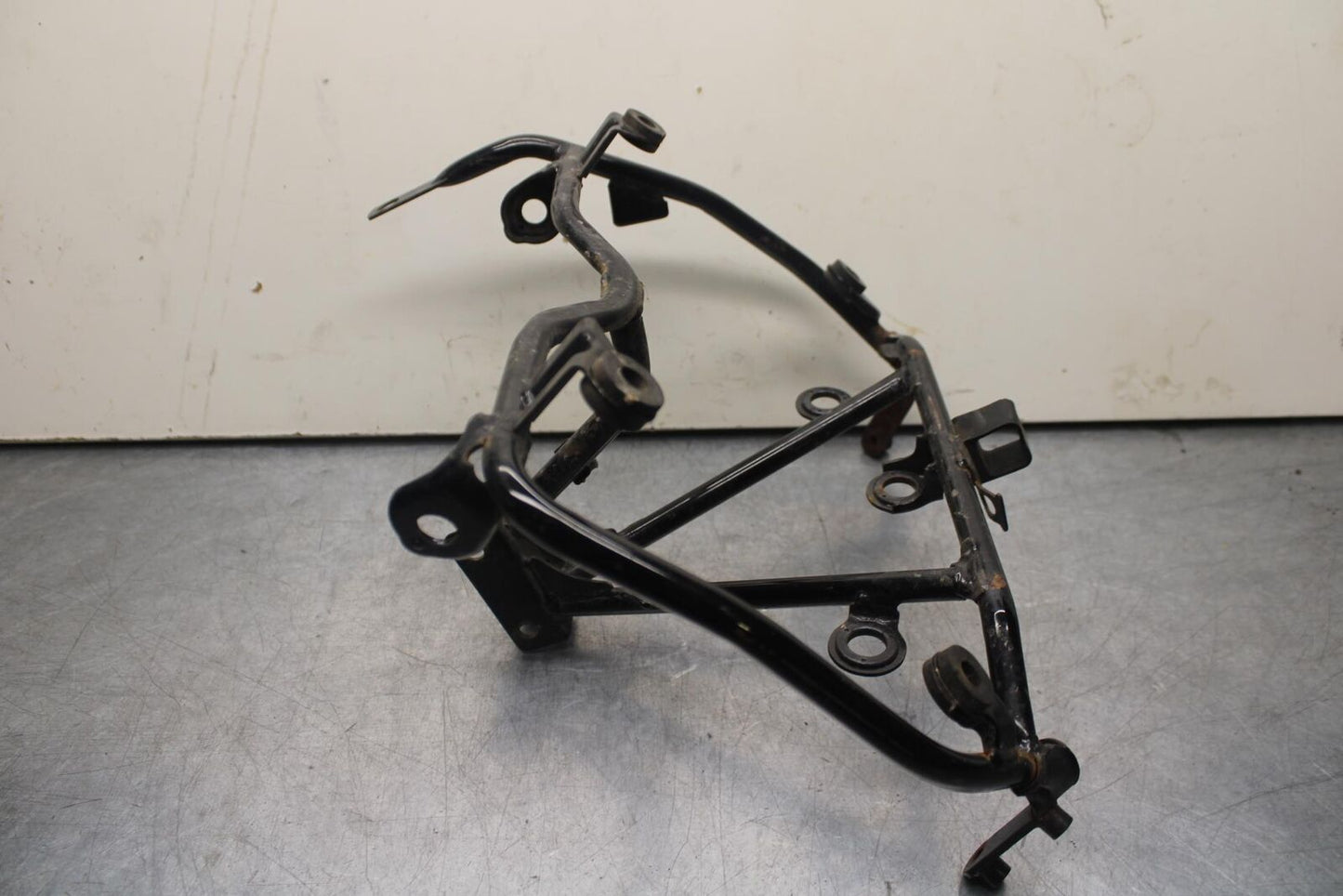 1988 Yamaha FZ600 UPPER FAIRING MIRROR GAUGES STAY BRACKET BB601