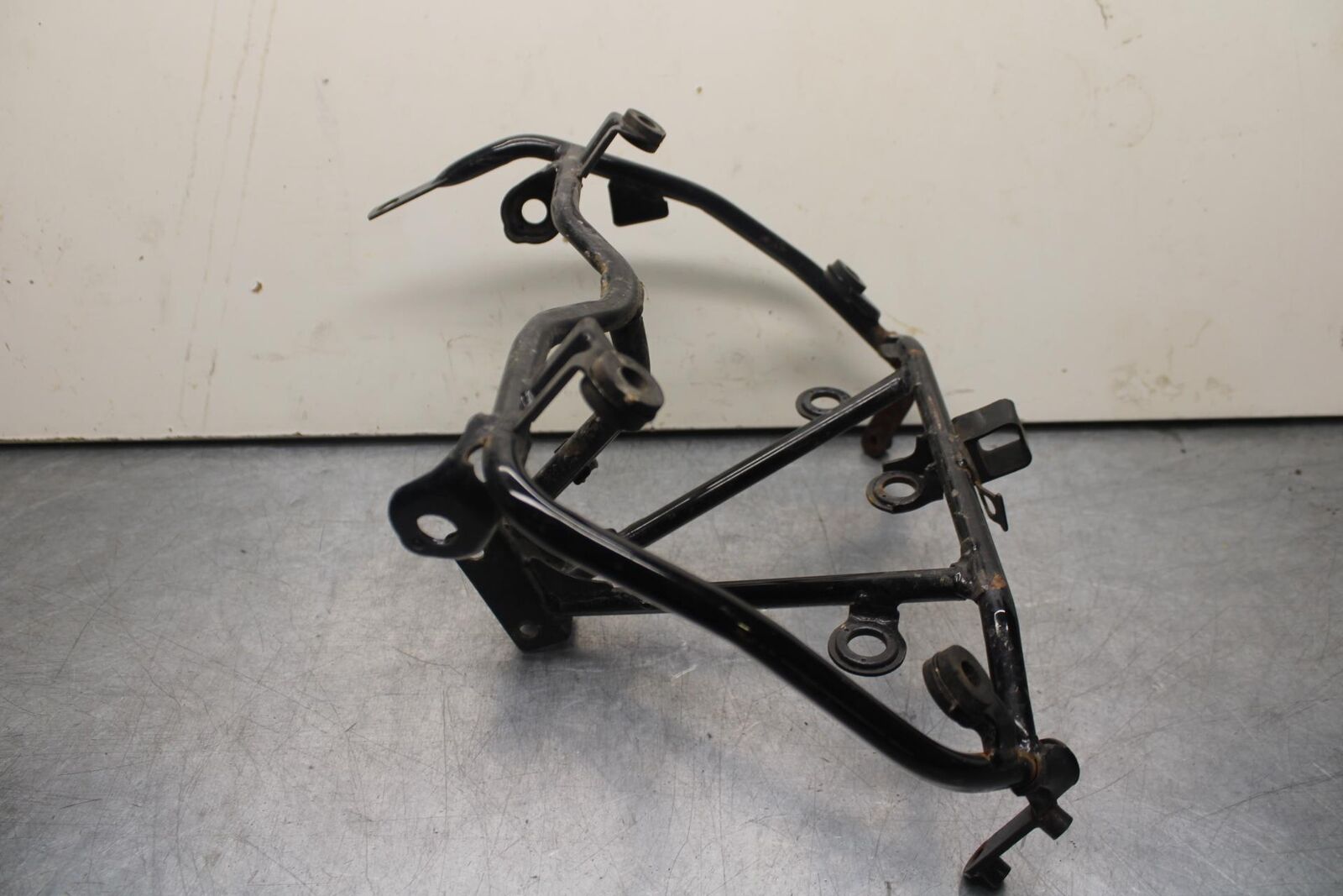 1988 Yamaha FZ600 UPPER FAIRING MIRROR GAUGES STAY BRACKET BB601