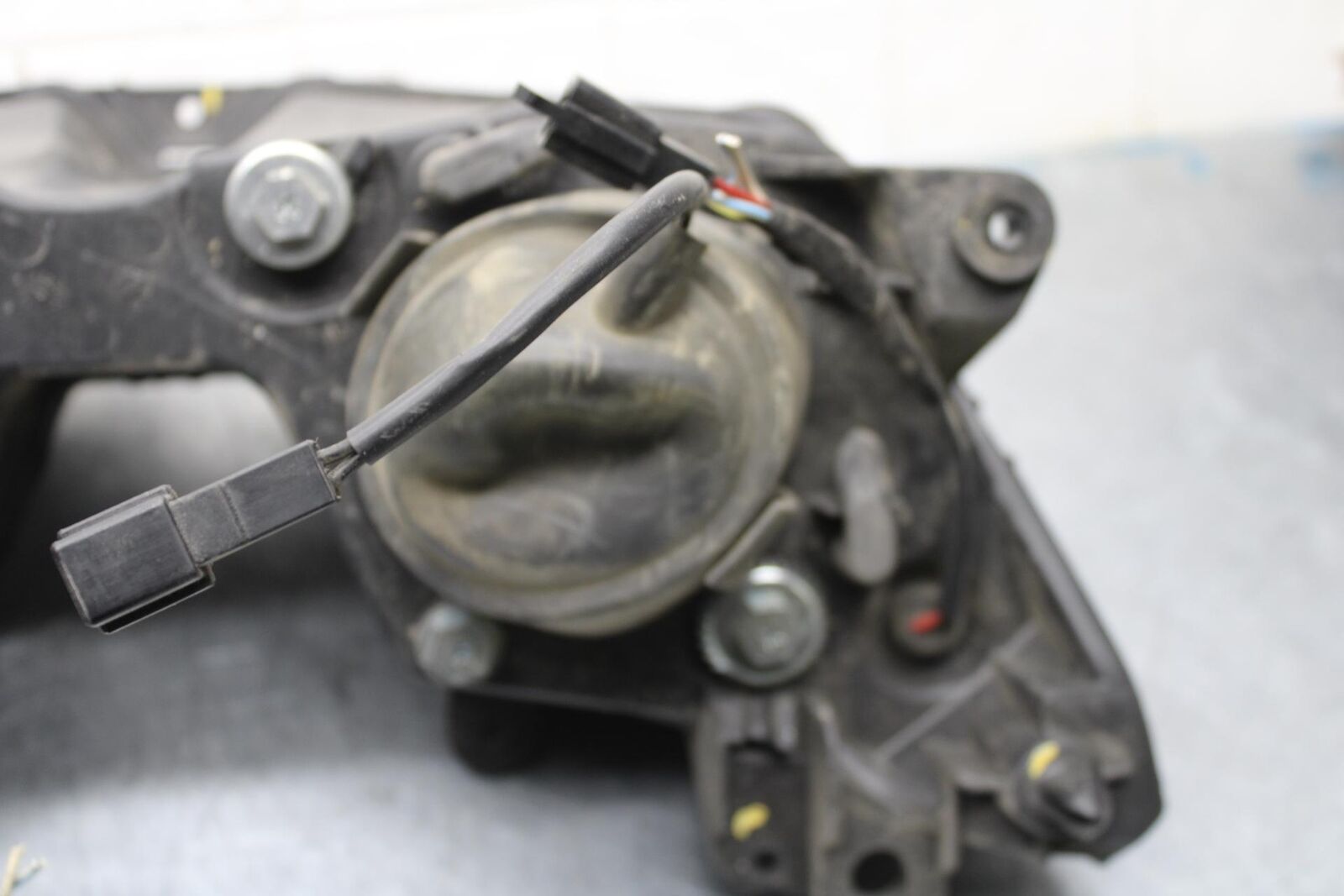 2015 Kawasaki Ninja 300 EX300 FRONT HEADLIGHT HEAD LIGHT LAMP 23007-0174 BB61