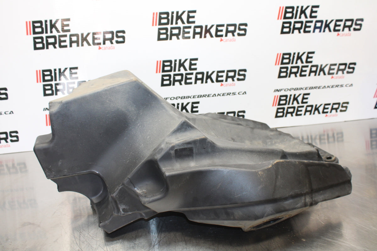 06-12 BMW F800ST GAS TANK FUEL CELL PETROL RESERVOIR BB144
