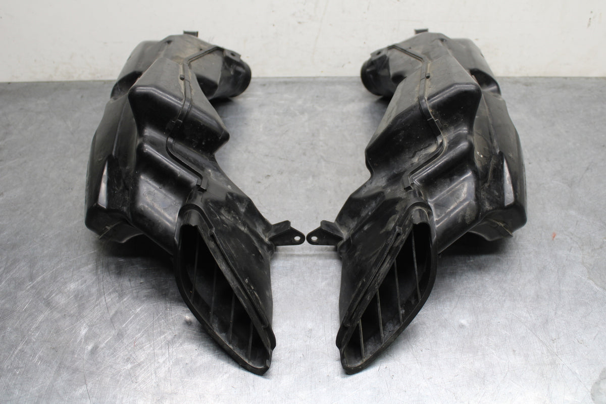 08-10 SUZUKI GSXR 600 RIGHT LEFT AIR INTAKE DUCTS BB132