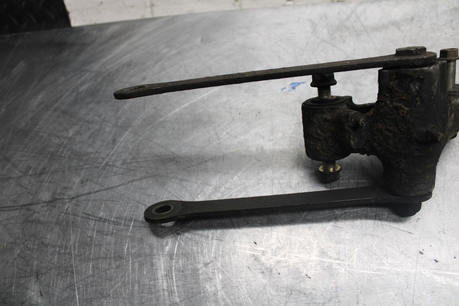 2003 Kawasaki Z1000 REAR DOGBONE SHOCK LINKAGE LINK 39007-1302 BB35