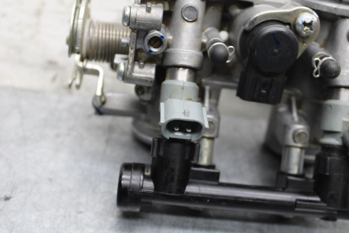 19 YAMAHA YZF R3 MAIN FUEL INJECTORS / THROTTLE BODIES BB56