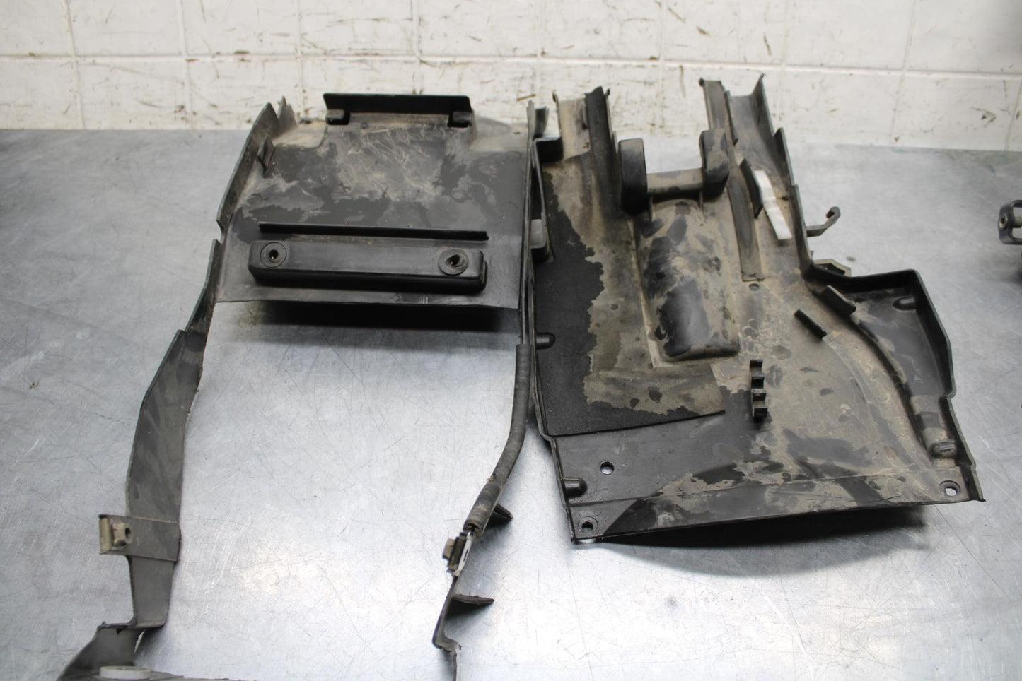 2000 Kawasaki Ninja ZX12R ZX1200A REAR BACK TAIL UNDERTAIL FAIRING COWL  BB565