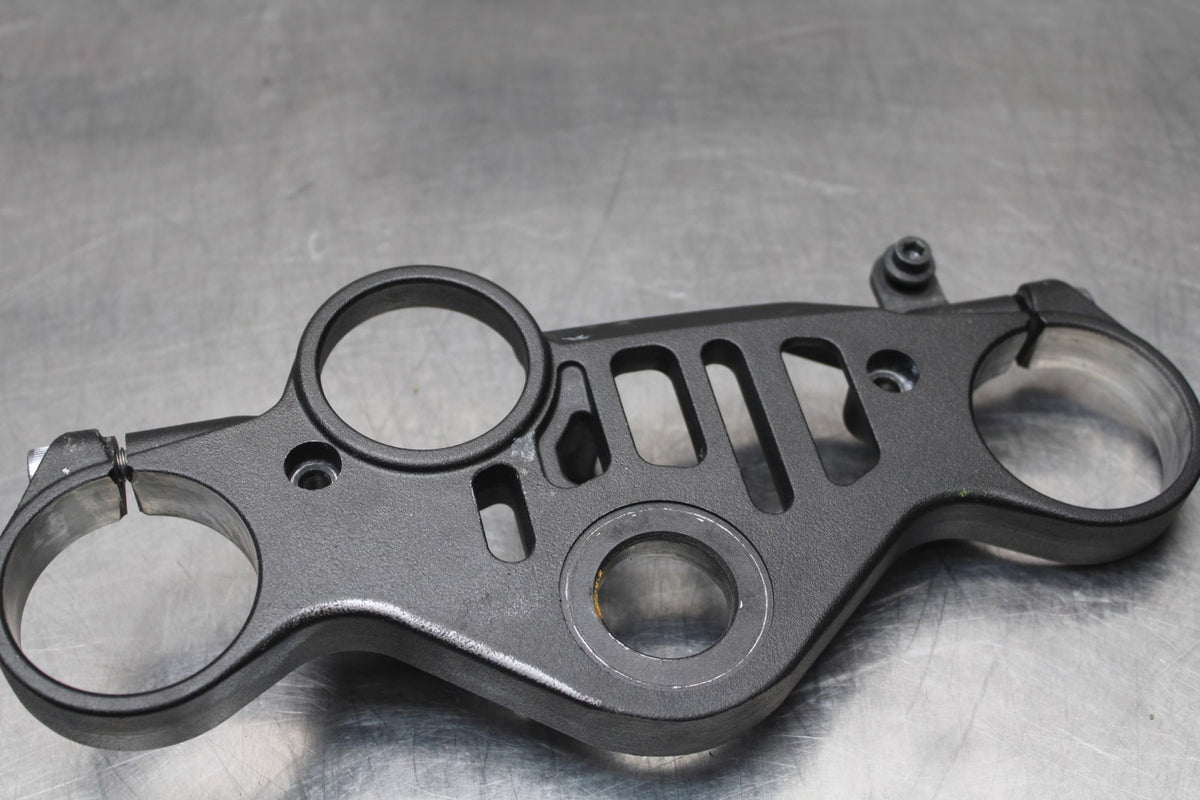 18 YAMAHA YZF R1  FORKS UPPER TRIPLE TREE CLAMP BB838