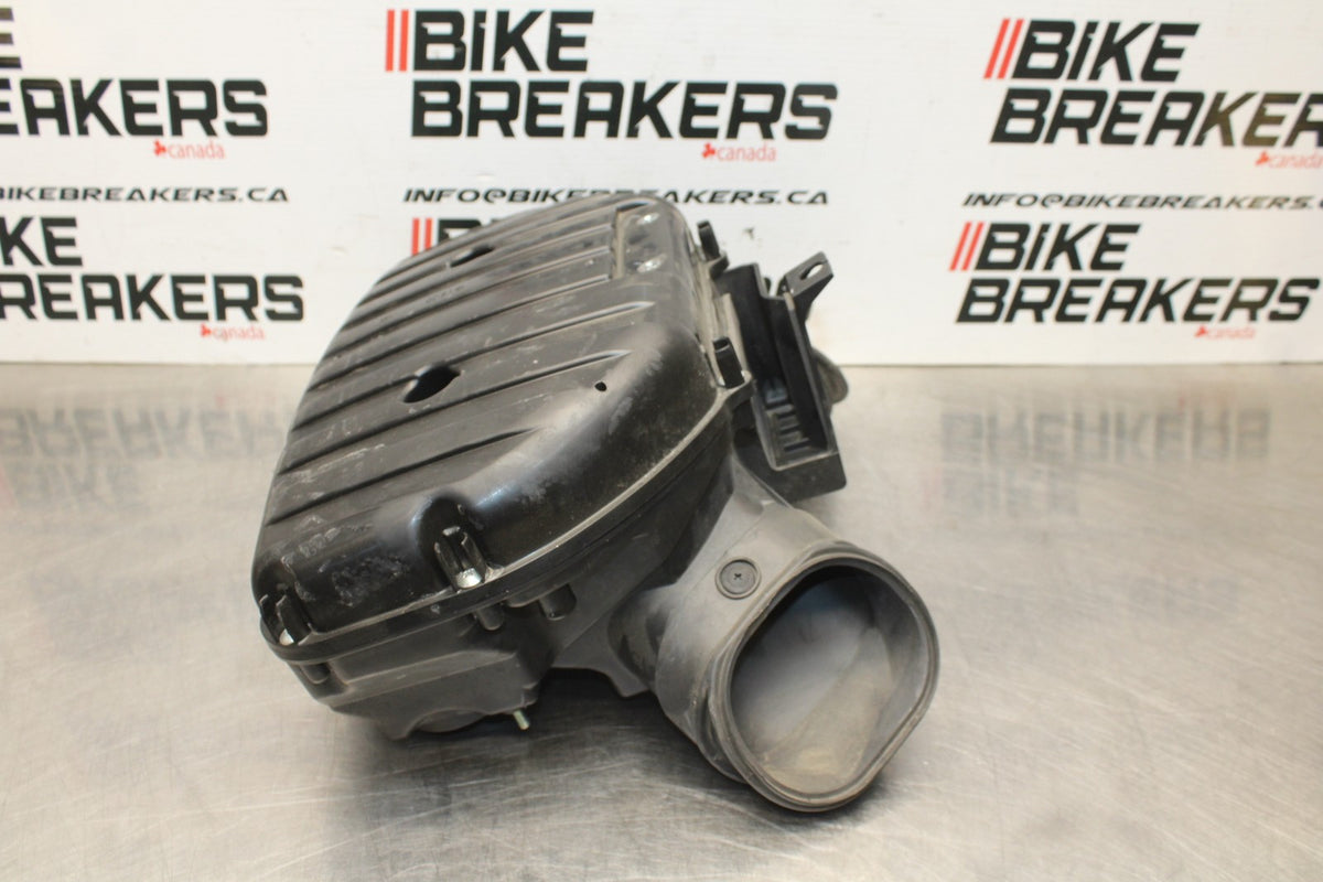 11-25 SUZUKI GSXR 600  AIRBOX AIR INTAKE FILTER BOX BB830