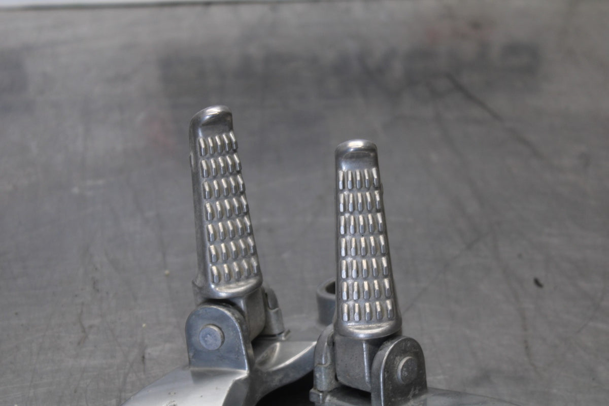00-05 KAWASAKI NINJA ZX12R REAR BACK PASSENGER PEG SET PAIR BB892