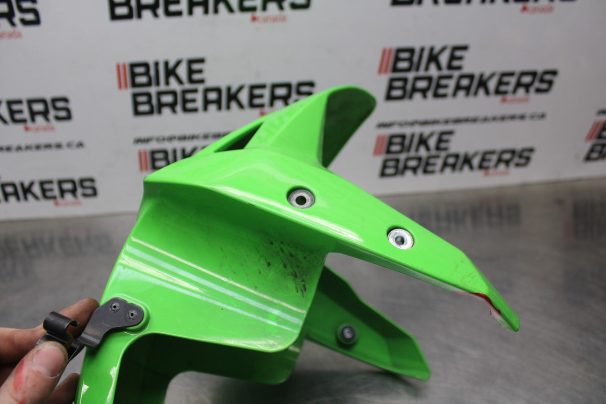 24-25 KAWASAKI NINJA ZX4R FRONT WHEEL FENDER COWL FAIRING BB827