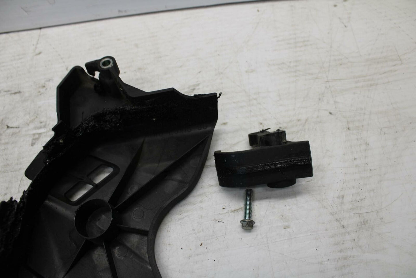 15-17 YAMAHA YZF R3 ENGINE SPROCKET COVER BB293