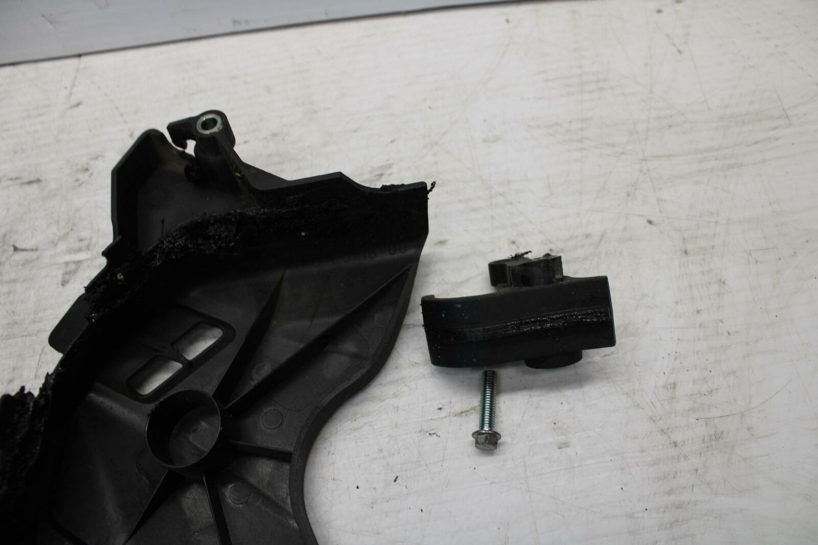 15-17 YAMAHA YZF R3 ENGINE SPROCKET COVER BB293