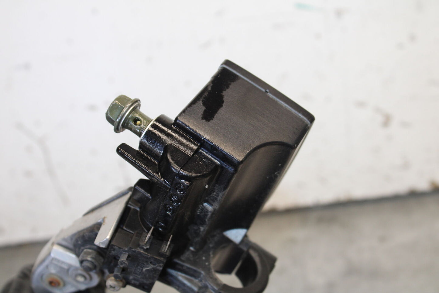 07-09 YAMAHA FZ6 FRONT BRAKE MASTER CYLINDER w/ LEVER BB713