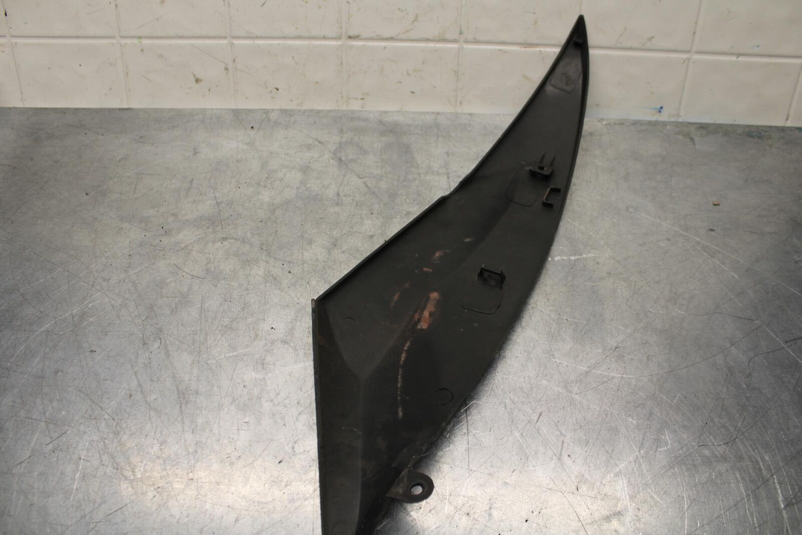 2007 Yamaha YZF R6 LEFT FRONT UPPER MID SIDE FAIRING COWL PLASTIC BB590