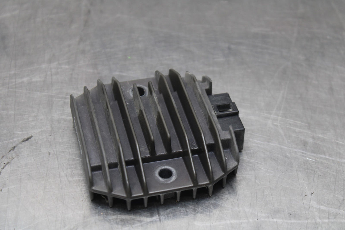 09 KAWASAKI NINJA 250R RECTIFIER VOLTAGE REGULATOR BB824
