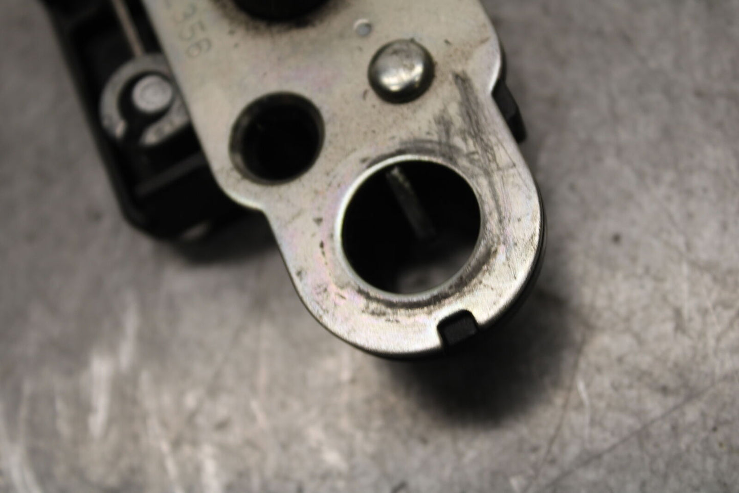 13-18 KAWASAKI NINJA ZX6R REAR PASSENGER SEAT LATCH LOCK 27016-0035 BB666