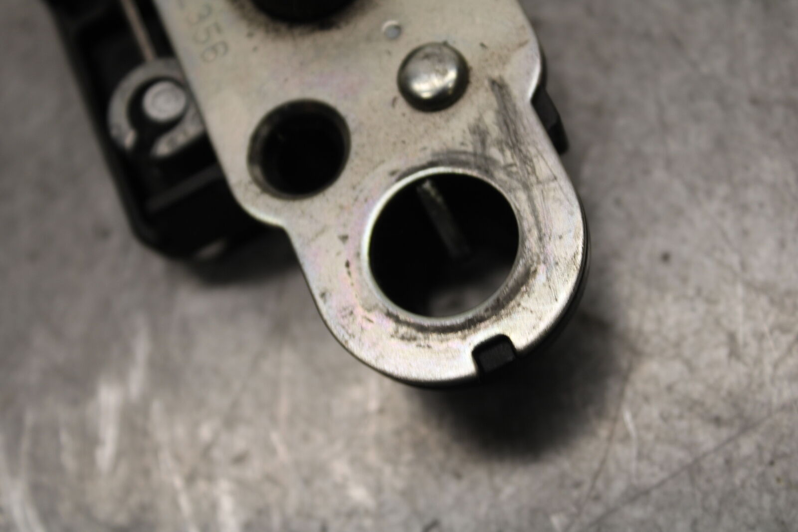 13-18 KAWASAKI NINJA ZX6R REAR PASSENGER SEAT LATCH LOCK 27016-0035 BB666