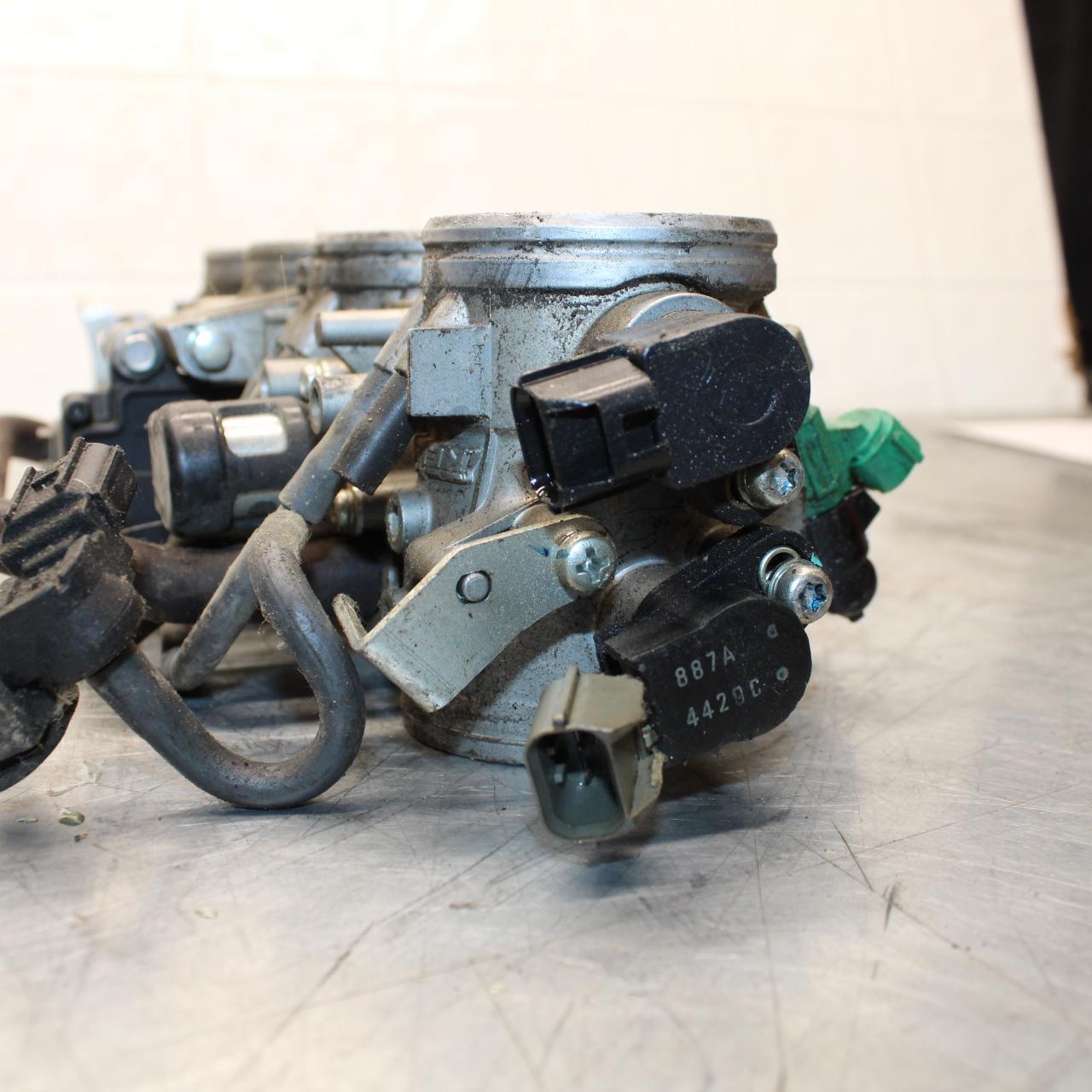 11-15 KAWASAKI ZX1000R MAIN FUEL INJECTORS / THROTTLE BODIES BB445