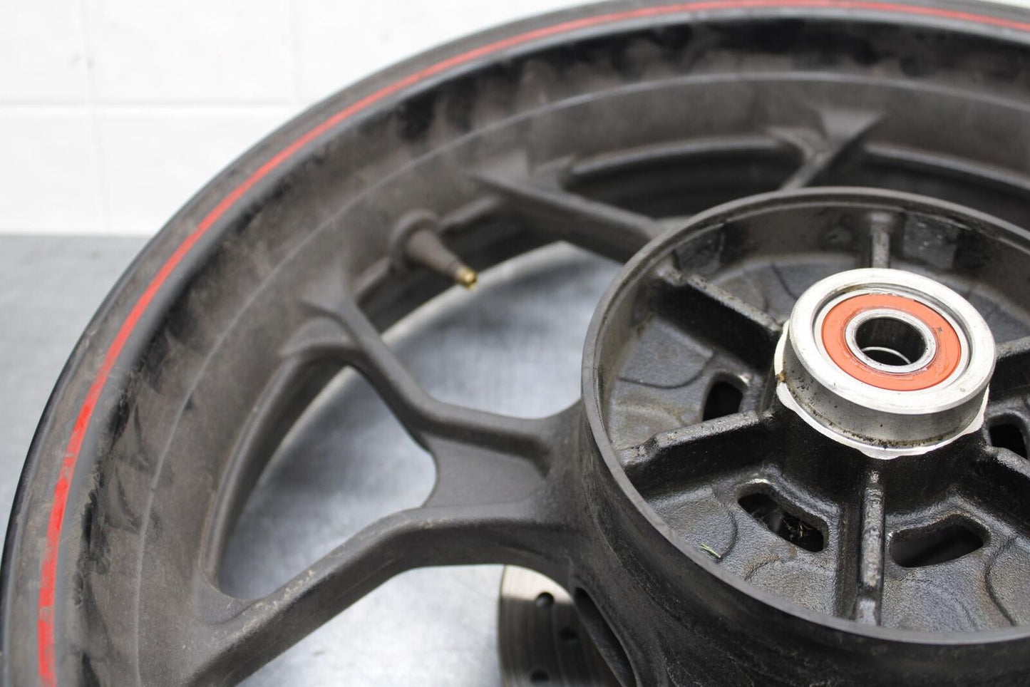 19-21 YAMAHA YZF R3 REAR WHEEL AND ROTOR BACK BRAKE DISC BB588