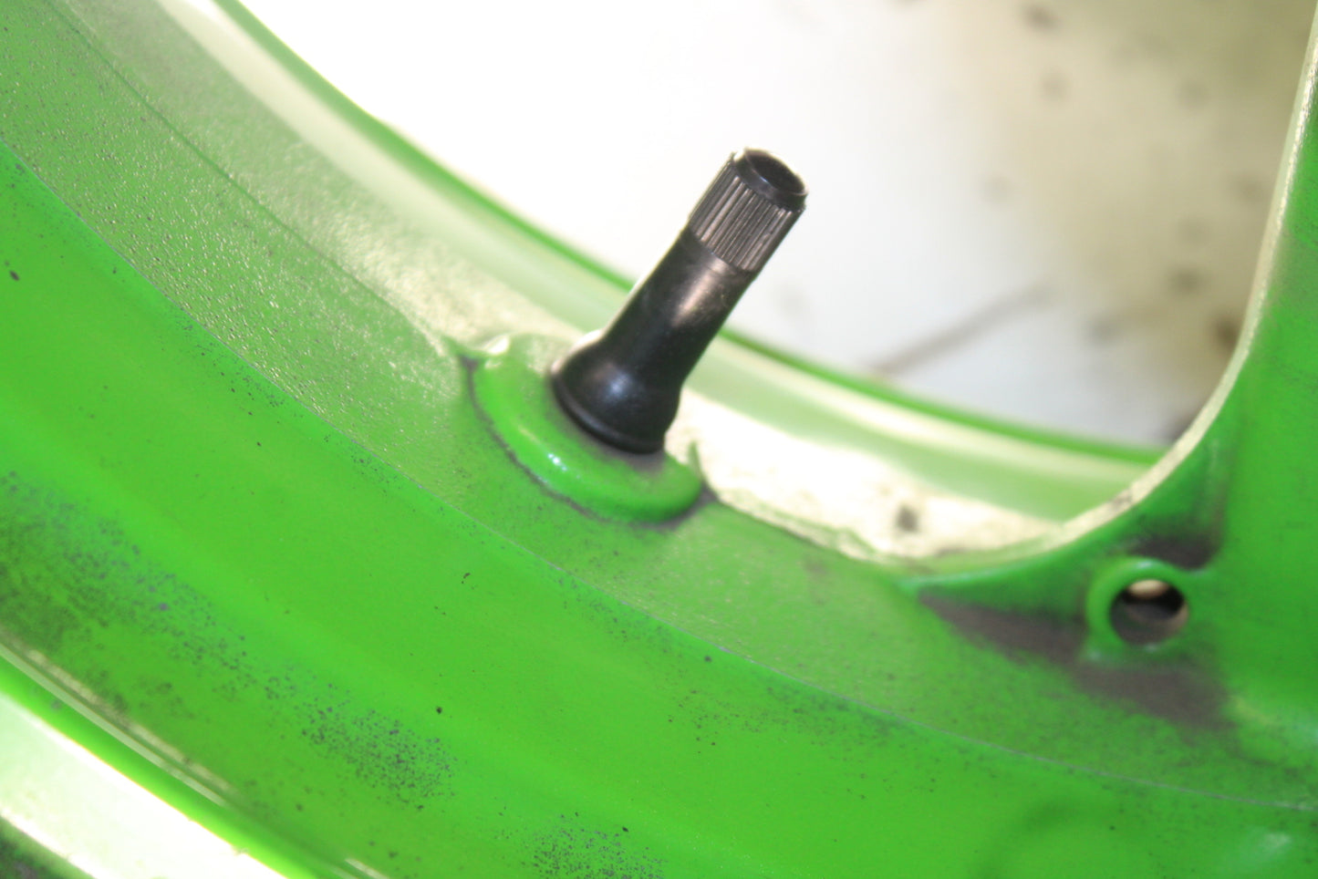 96-03 KAWASAKI NINJA ZX9R REAR WHEEL BACK RIM BB05