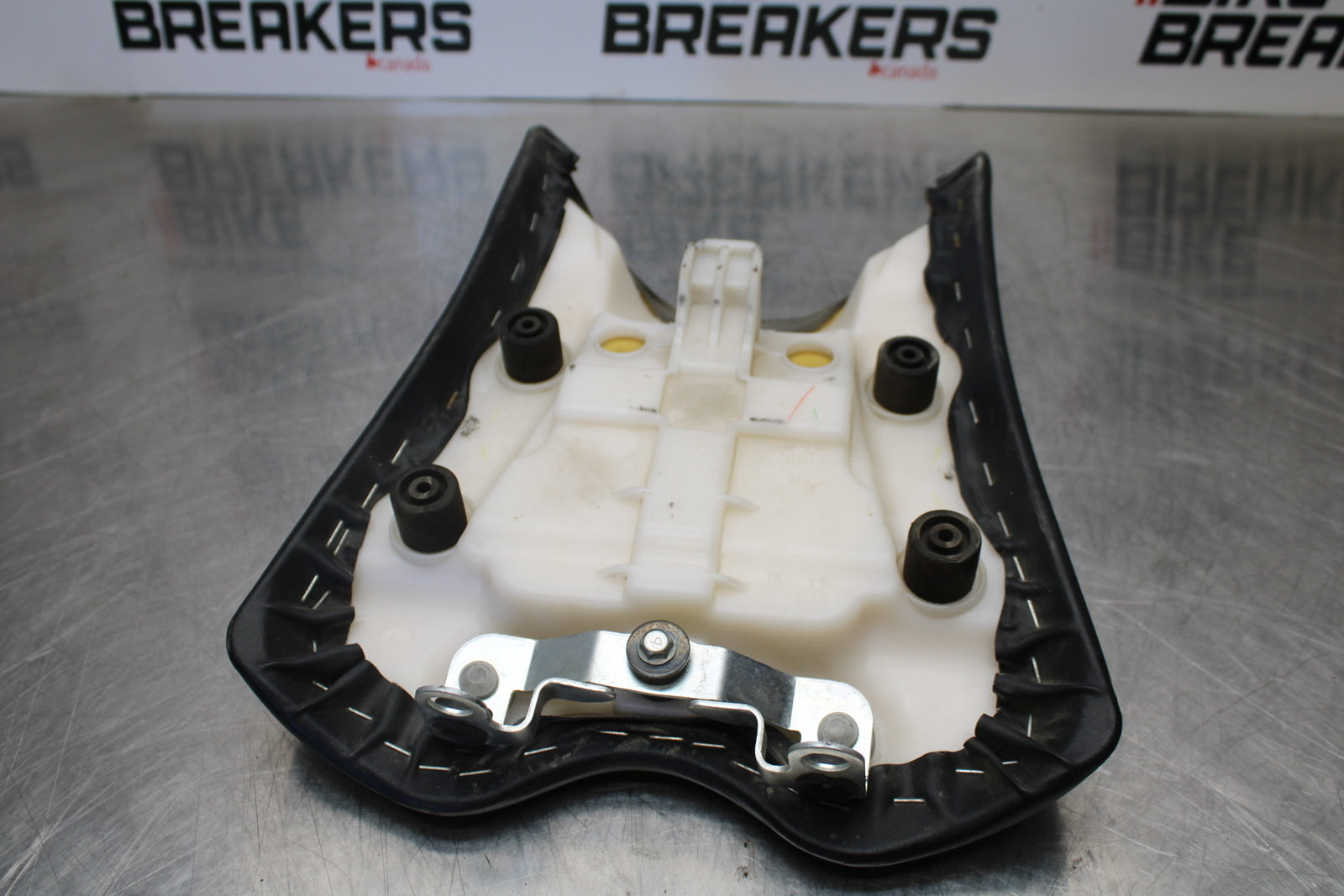 09-15 YAMAHA FZ6R FRONT DRIVERS SEAT PAD SADDLE PILLION BB161