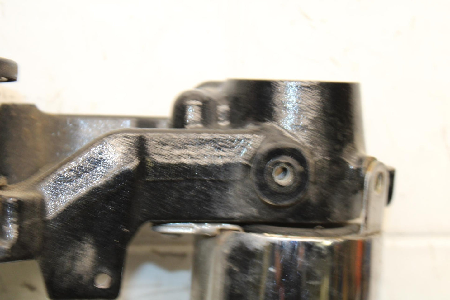 2005 Kawasaki Vulcan 1600 VN1600D Nomad FRONT LOWER TRIPLE TREE STEM BB556