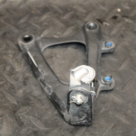 09-14 YAMAHA YZF R1 LEFT REARSET REAR SET DRIVER FOOT PEG BRACKET MOUNT BB196