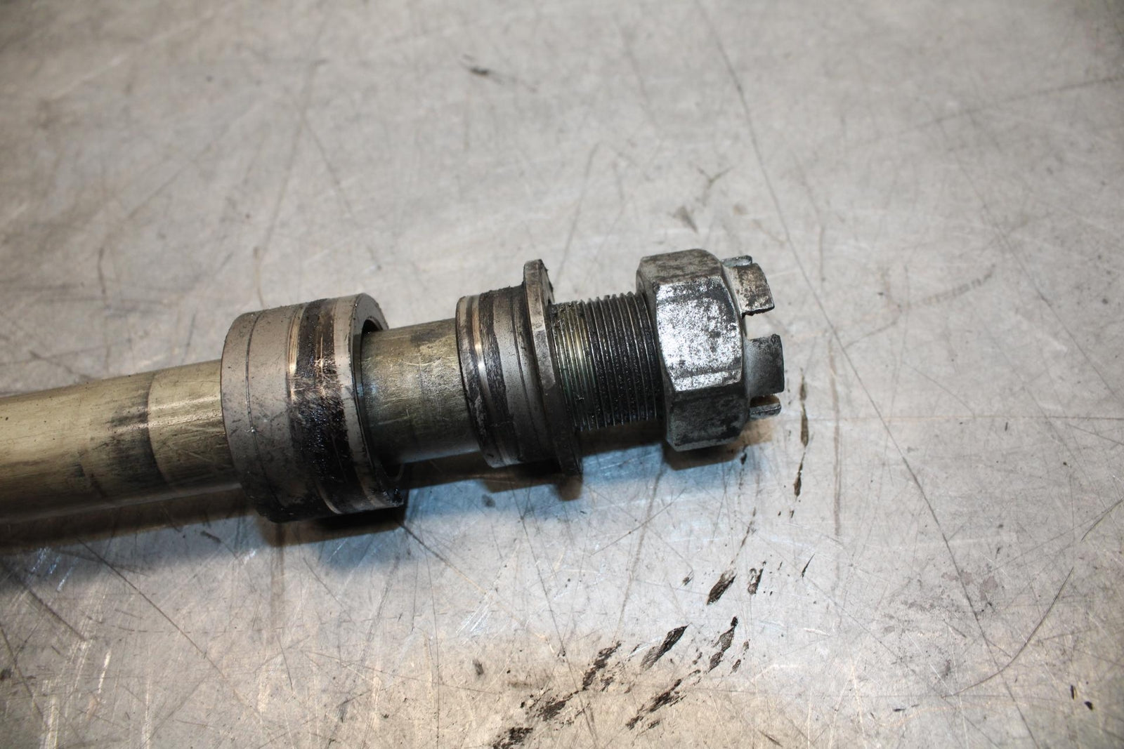 2009 Kawasaki Ninja ZX6R ZX600R REAR AXLE BACK WHEEL RIM PIVOT BOLT AXEL BB548