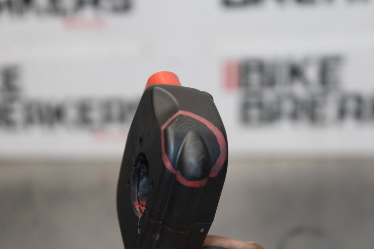 16 APRILIA TUONO V4 1100 RIGHT HANDLE BAR KILL OFF START SWITCH SWITCHES  BB905