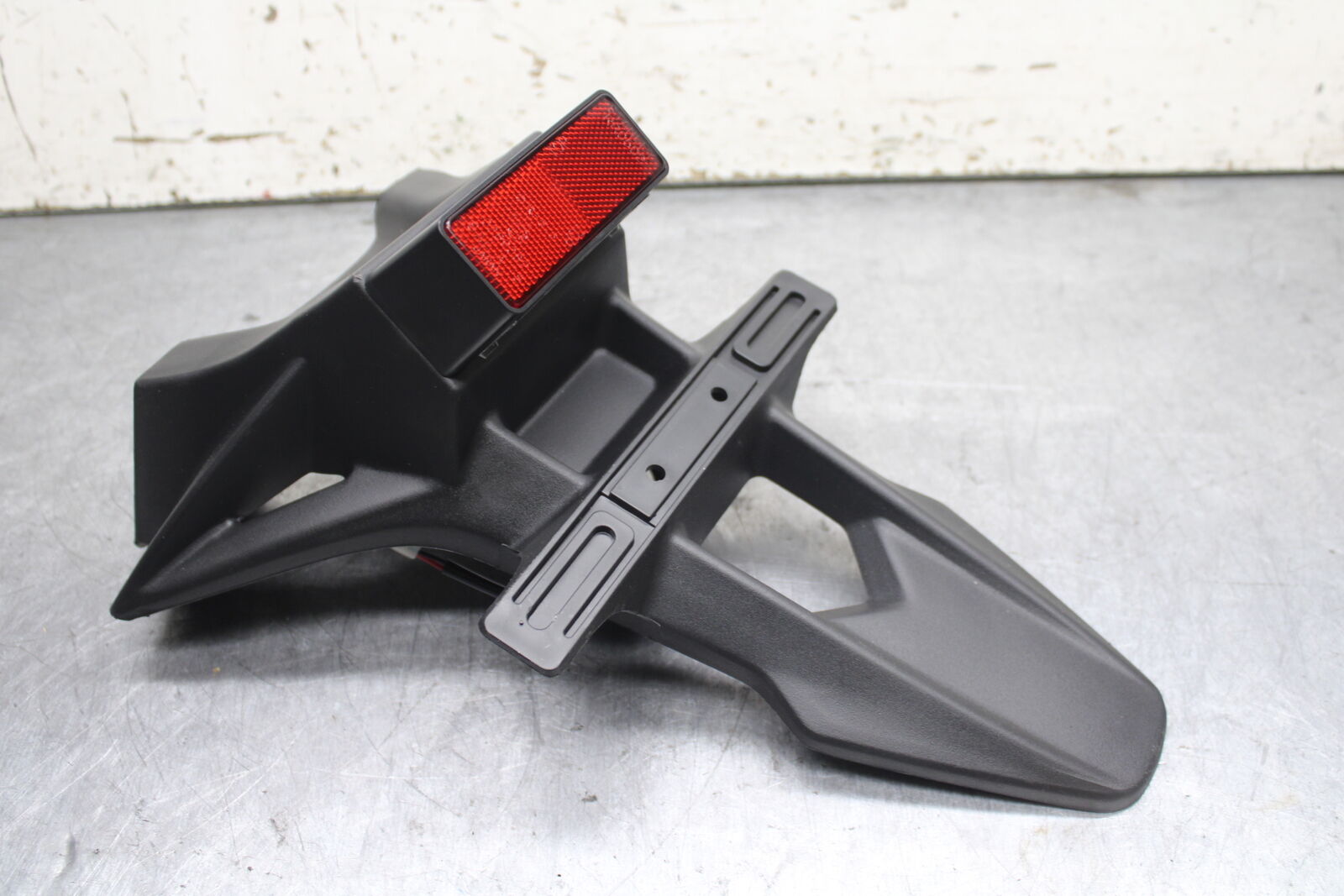 05-08 SUZUKI GSXR1000 REAR BACK FENDER MUD GUARD BB113