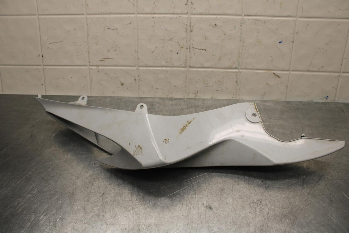 2015 Suzuki GSXR750 RIGHT REAR BACK TAIL FAIRING COWL SHROUD BB595
