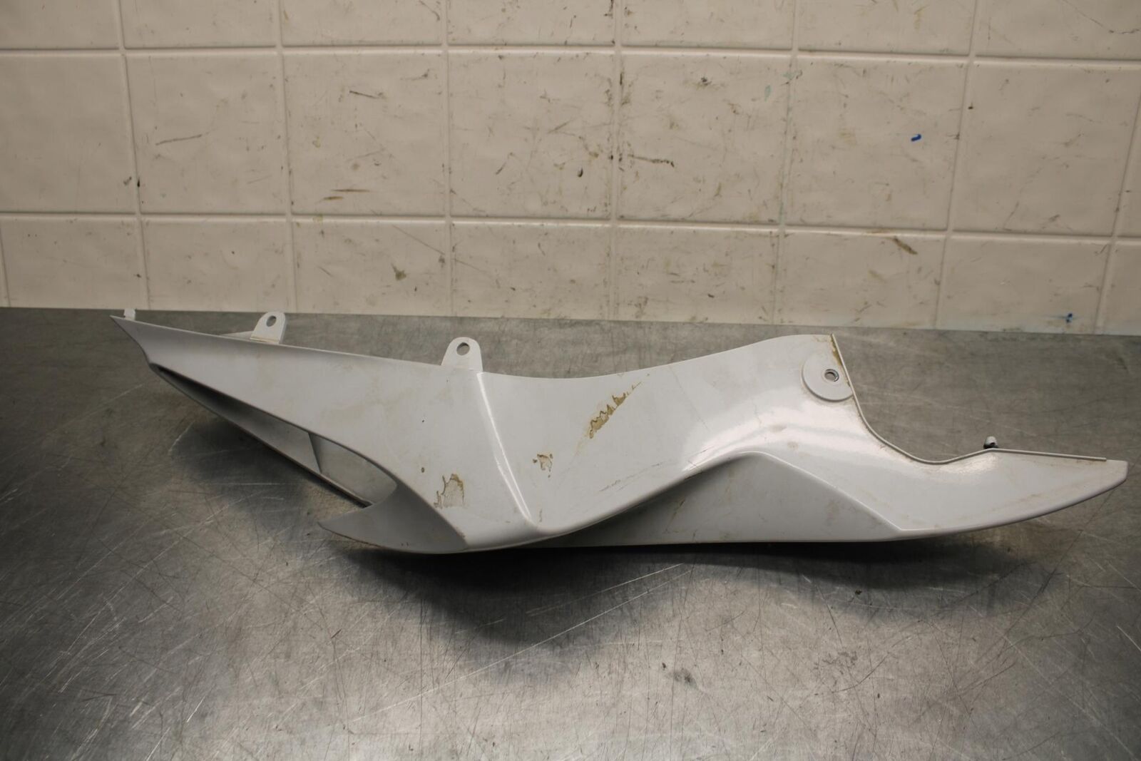 2015 Suzuki GSXR750 RIGHT REAR BACK TAIL FAIRING COWL SHROUD BB595