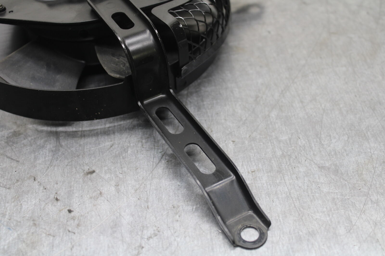 05-06 SUZUKI GSXR1000 ENGINE RADIATOR COOLING FAN BB113