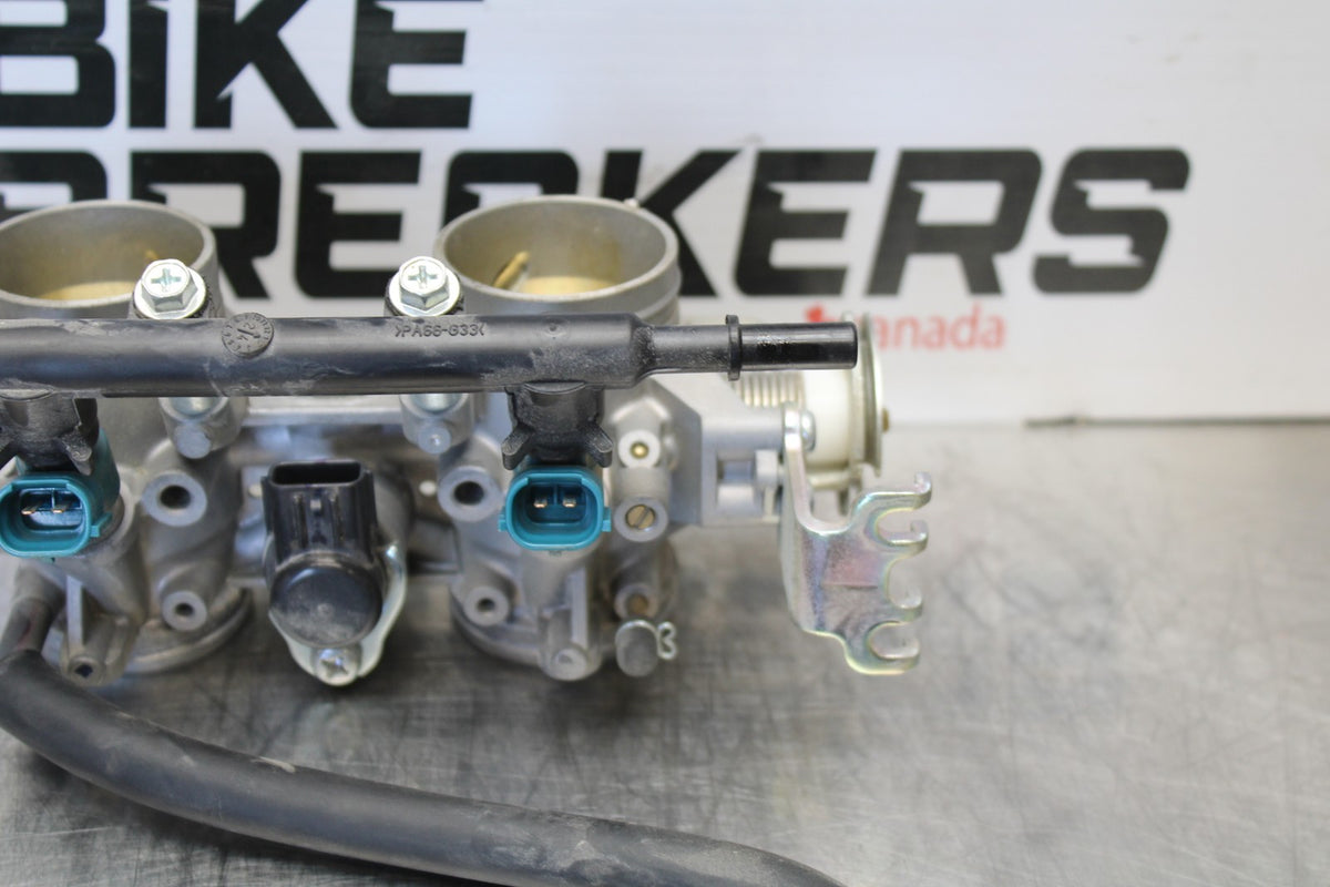 22-25 YAMAHA YZF R7 MAIN FUEL INJECTORS / THROTTLE BODIES BB182