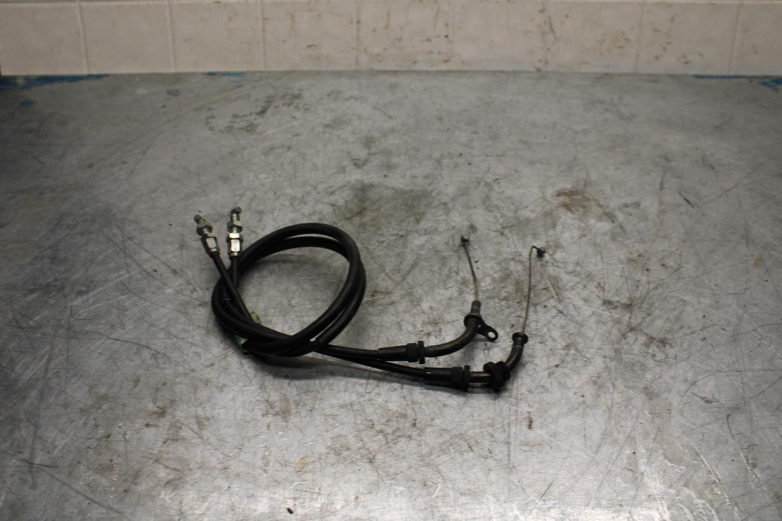 99-07 SUZUKI HAYABUSA GSX1300R THROTTLE CABLES LINES BB426