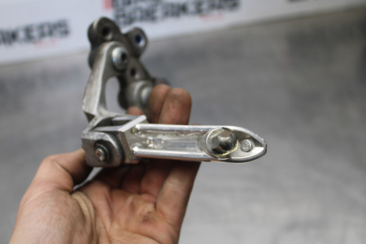 11-26 SUZUKI GSXR750 LEFT REARSET REAR SET DRIVER FOOT PEG REST STOP BB900