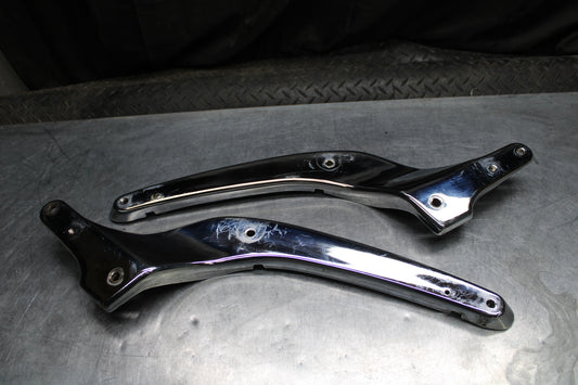 00 SUZUKI INTRUDER 1500 VL1500 REAR BACK FENDER SUPPORT FRAME SUBFRAME BB761